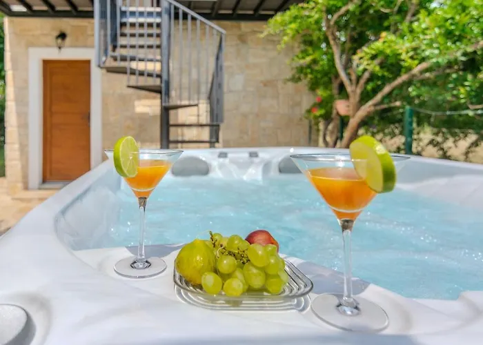 Villa Nancy With Jacuzzi *