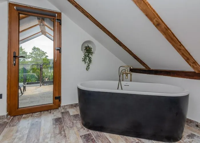Nancy With Jacuzzi * Benkovac